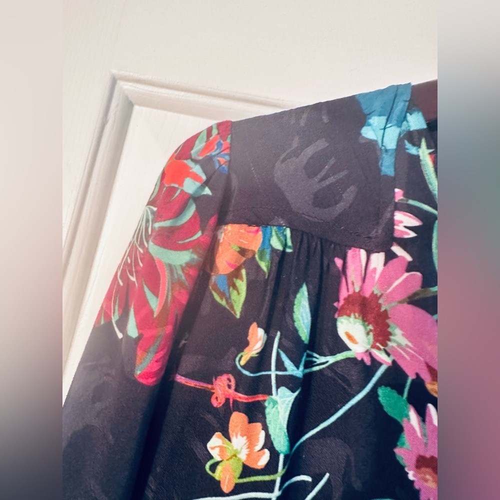 JOHNNY WAS XS Oasis Tandis Black Floral Giraffe Tunic Blouse Scalloped Hem Cuff - Picture 7 of 14